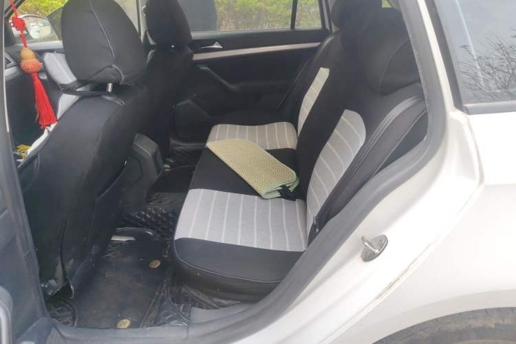 Used Volkswagen Gran Lavida 2015 1.6L Automatic Fashion Edition Left Rear Seat