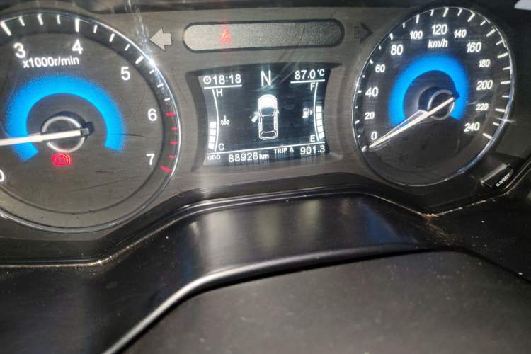 Used Dongfeng Fengon 580 2016 Revised Version 1.5T CVT Comfort Edition Odometer Close Up