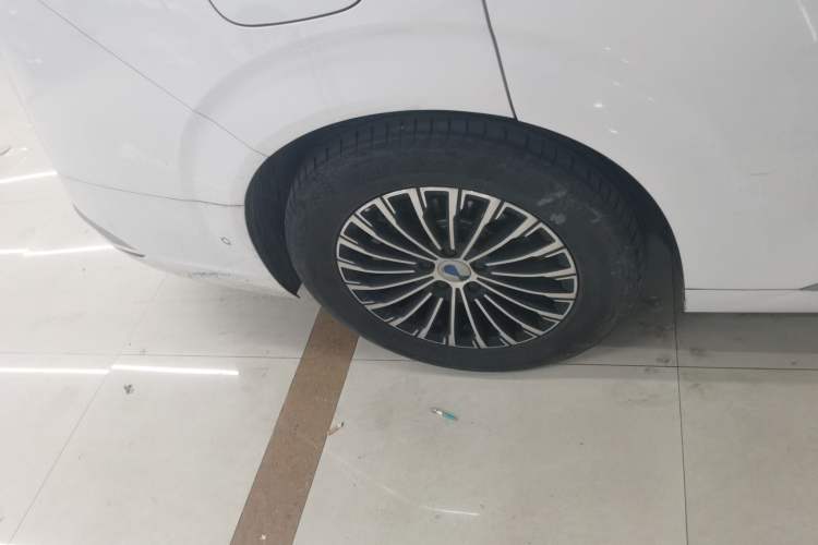 Used Denza D9 2022 DM-i 970 Four-Wheel Drive Flagship Model
