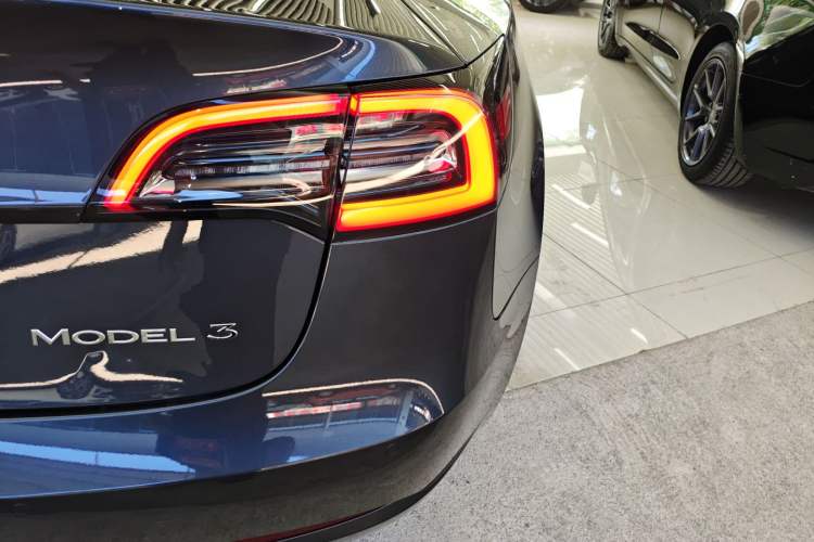 Used Tesla Model 3 2020 Long-Range Rear-Wheel-Drive Version