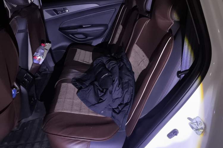 Used CHANGAN CS75 2017 Shangkui Edition 1.5T Automatic Fengxiang Model
