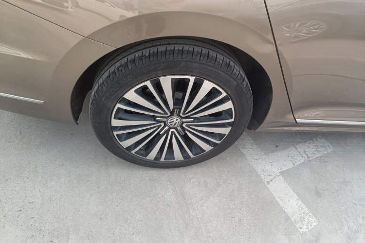 Used Volkswagen Passat 2019 330TSI Luxury Edition China VI Standard