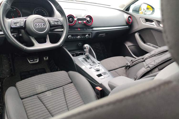 Used Audi A3 2020 Limousine 40 TFSI Sporty Version China VI Center Console