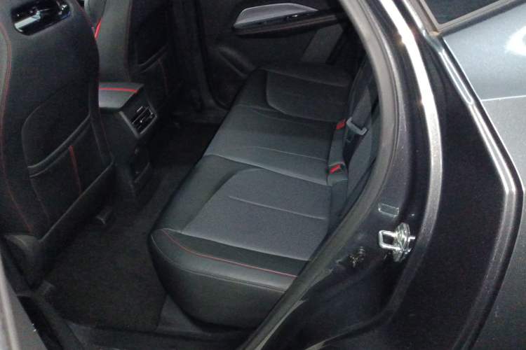 Used CHANGAN OSHAN Z6 2022 Blue Whale 1.5T DCT Smart Edition Left Rear Seat