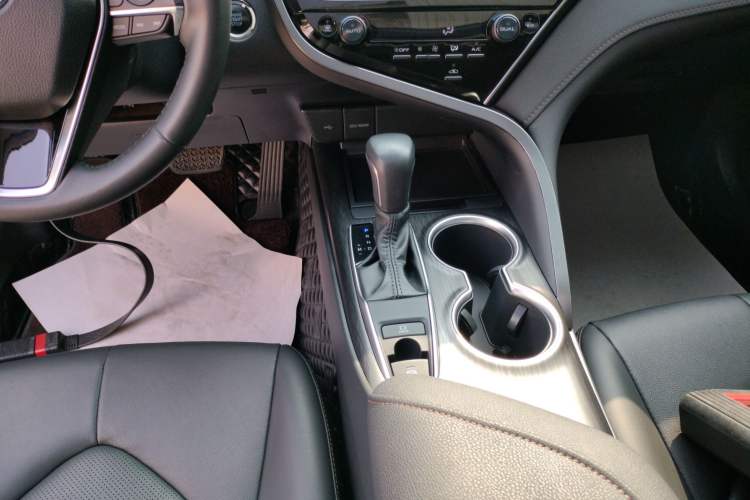 Used Toyota Camry 2023 2.0G Luxury Edition Gear Lever