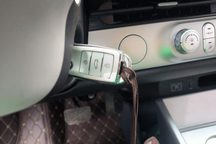 Used CHANGAN NEVO Lumin 2026 Model Treasure Edition 205km Passionate Beige Ningde Interior 1