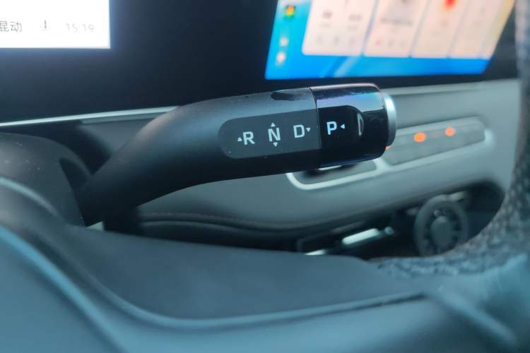 Used Roewe D7 2023 DMH 125km Superior Edition
