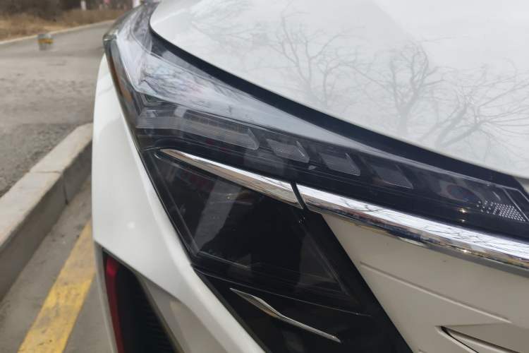 Used CHANGAN OSHAN Z6 2023 Blue Whale 2.0T Automatic Zhiyuan Model
