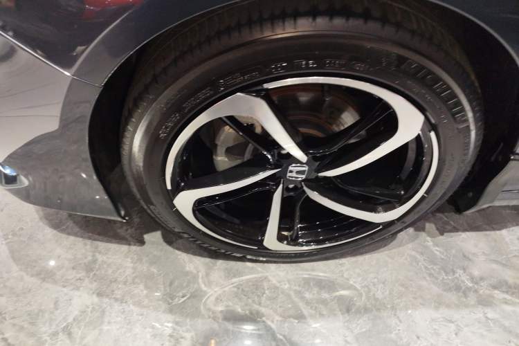 Used Honda Accord 2022 260TURBO Phantom Night · Prestige Edition Left Front Wheel Hub