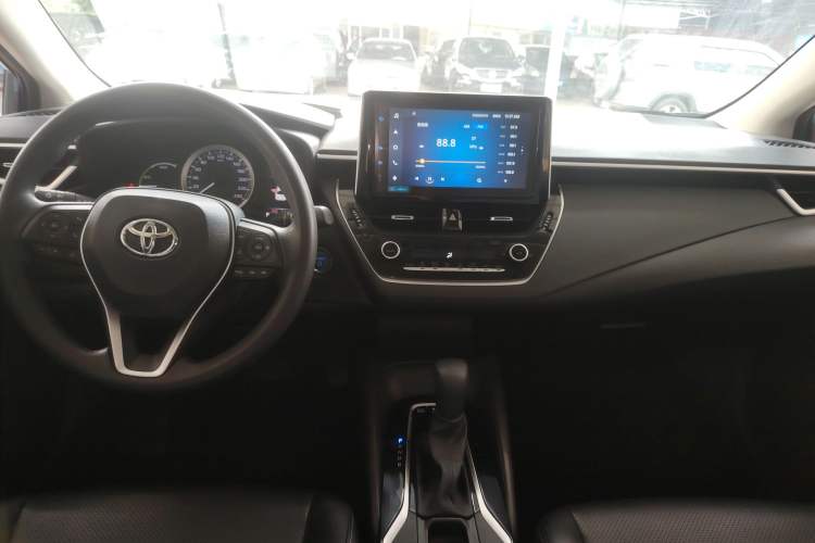 Used Toyota Corolla 2021 Dual-Motor 1.8L E-CVT Elite Edition Center Console