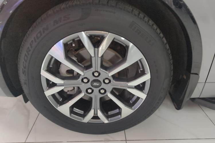 Used Ford Edge 2023 Ford Explorer L 2.0T EcoBoost Four-Wheel Drive 7-Seater Supreme Model Left Front Wheel Hub