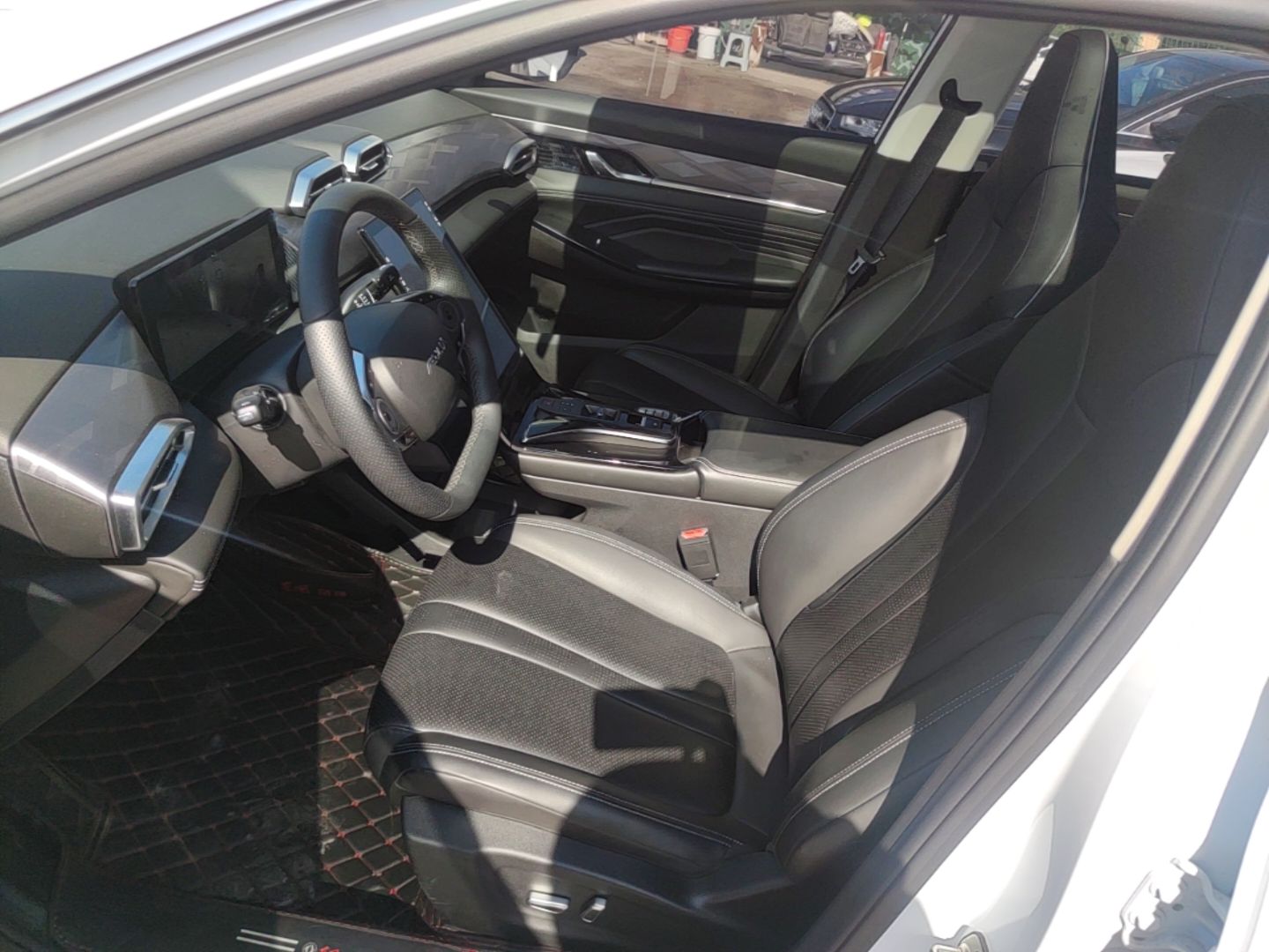 Dongfeng Aeolus Mage 2023 1.5T Luxury Edition — снимка 17