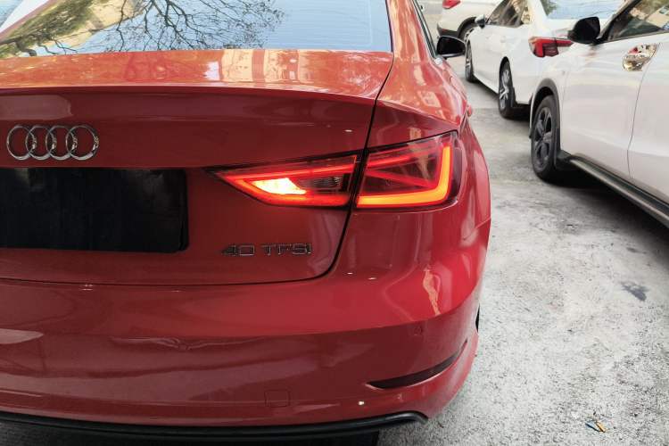 Used Audi A3 2014 Limousine 40 TFSI S line Comfort Model