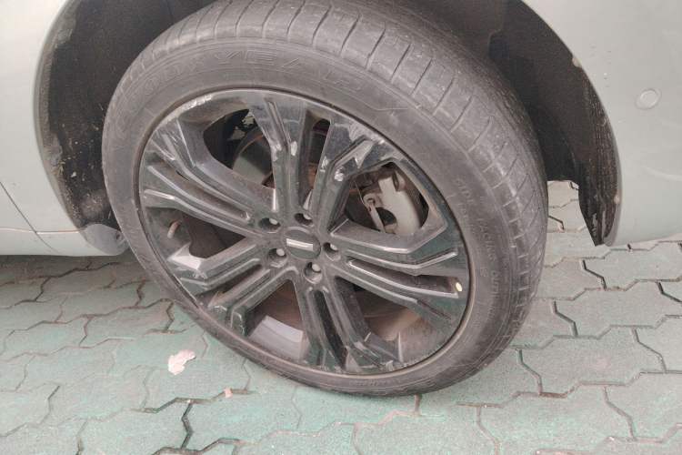 Used Wey VV5 2017 2.0T Flagship Edition Right Front Wheel Hub