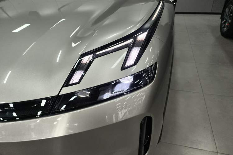 Used Lynk & Co 08 EM-P 2023 120km Long-Range Halo Left Front Headlight