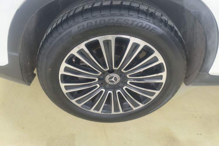 Used Mercedes-Benz GLC 2018 Facelifted GLC 260 4MATIC Dynamic Edition Exterior 5