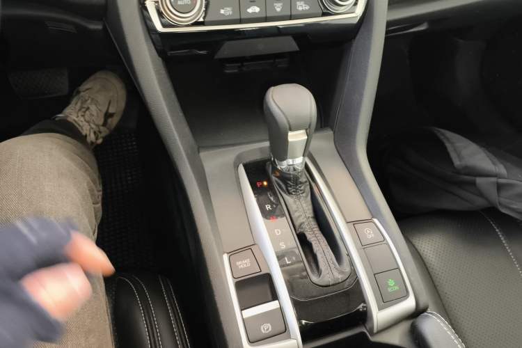 Used Honda Civic 2016 220TURBO CVT Luxury Edition