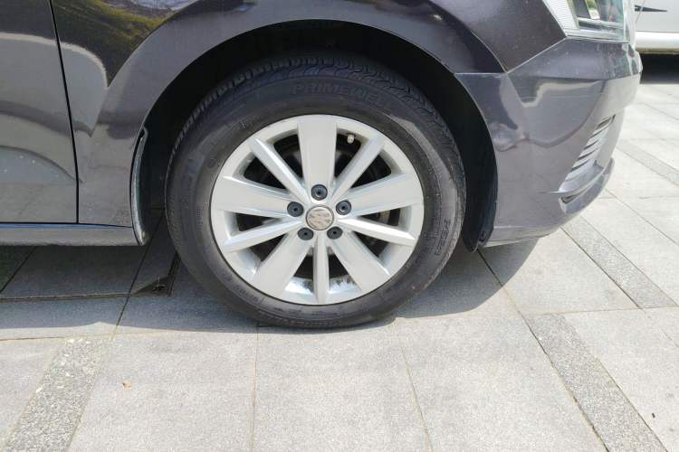 Used Volkswagen Jetta 2017 1.4L Manual Fashion Edition
