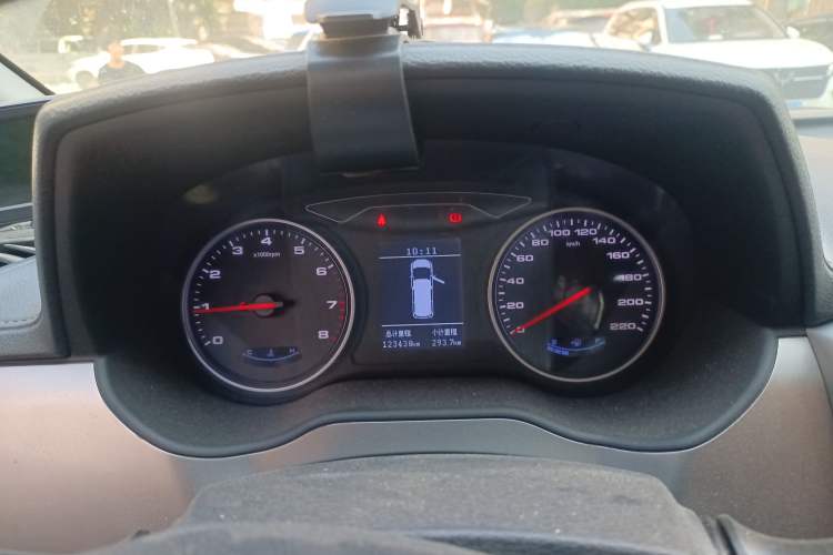 Used JAC Refine M4 2019 Business & Travel Series 2.0L Manual Comfort Model China V Standard