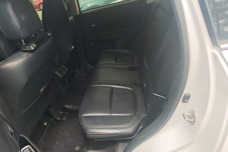 Used Mitsubishi Outlander 2019 2.4L 4x4 Zhi Xiang Edition 5 Seats China V Emission Standard Left Rear Seat