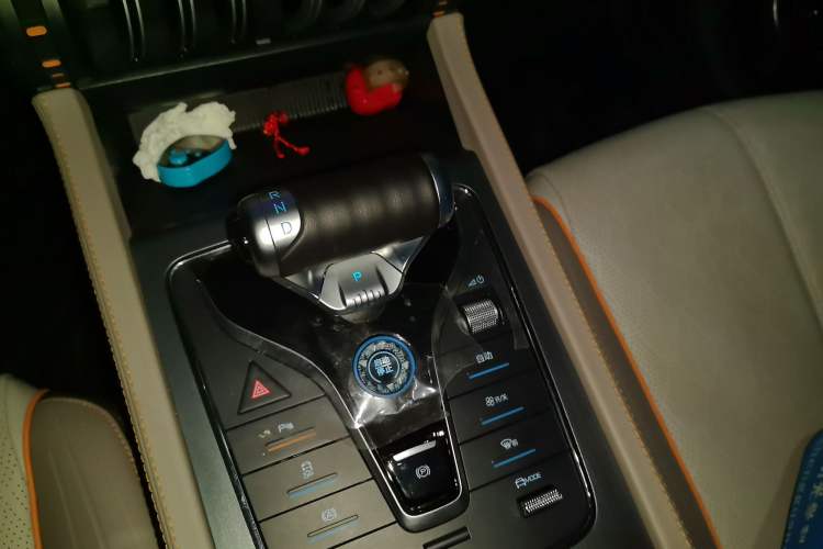 Used BYD Yuan PLUS 2024 Honor Edition 430KM Beyond Model Gear Lever