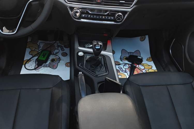 Used Soueast DX5 2021 1.5L Manual Deluxe Upgrade Version
