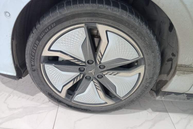 Used VOYAH PASSION 2023 Four-Wheel Drive Long-Range Version
