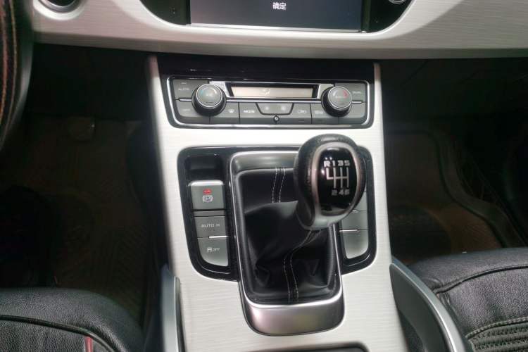 Used Geely Auto Emgrand X7 Sport 2020 1.8TD Manual Two-Wheel Drive Zhiya Model Gear Lever