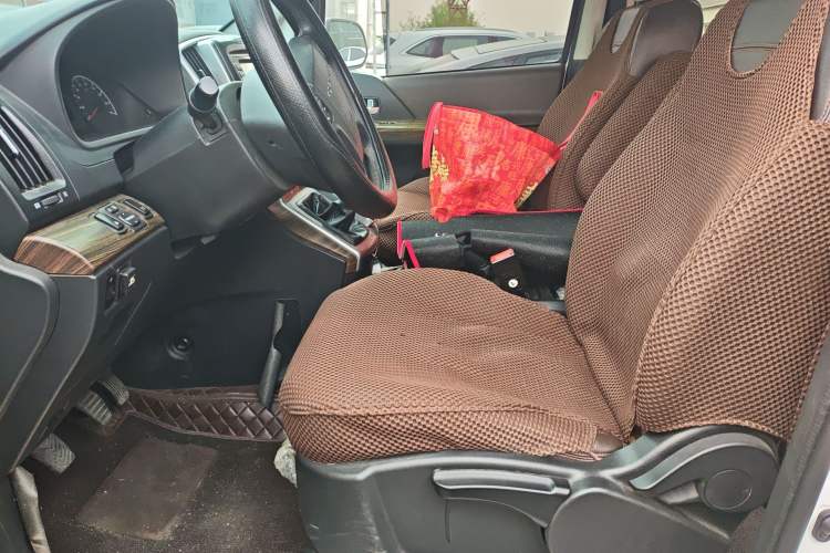 Used FORTHING Lingzhi PLUS 2021 2.0L Manual Luxury 7-Seater Left Front Seat