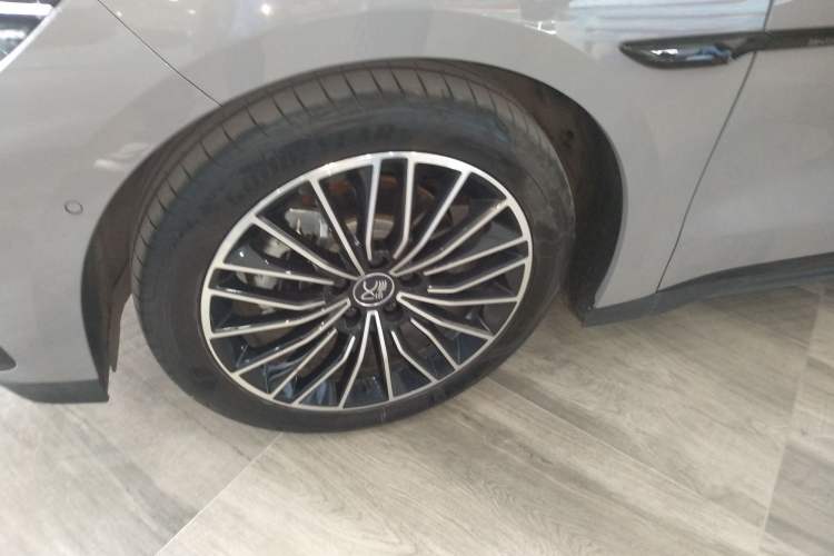 Used BYD Han 2025 DM-i Intelligent Driving Edition 125KM LiDAR Flagship Model
