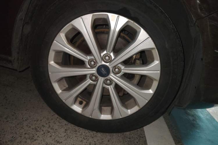 Used Ford Escort 2015 1.5L Automatic Fashion Model