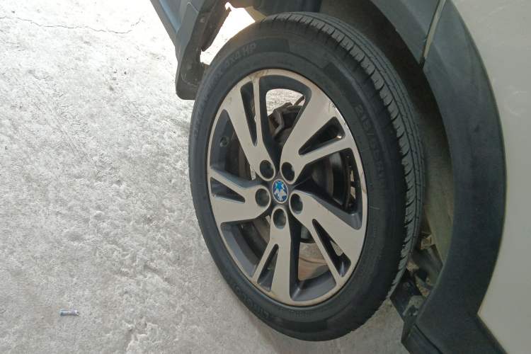 Used Venucia T70X 2015 2.0L CVT SmartFun Sport Edition