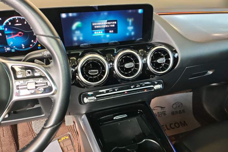 Used Mercedes-Benz B-Class 2022 Updated B 200 Fashion Edition Audio And AC Panel