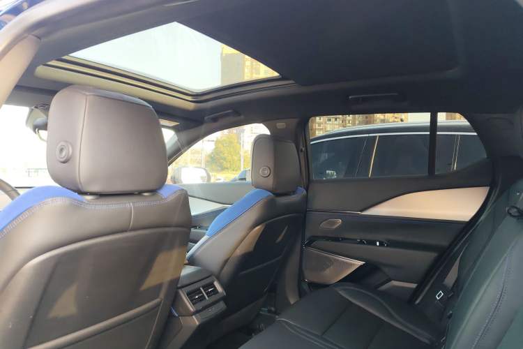 Used Cadillac GT4 2023 25T Prestige Version
