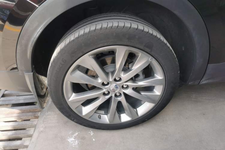 Used Buick Envision 2023 Encore Plus 652T Five-Seat Luxury Model Right Rear Wheel Hub