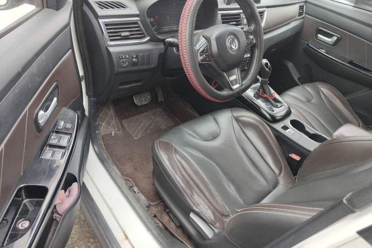 Used Dongfeng Fengon 370 2018 S370 1.5L CVT Luxury 7-Seater Driver Seat