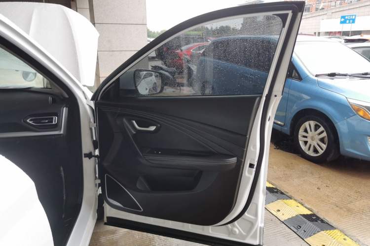 Used JETOUR X70M 2021 1.5T DCT Luxury Partner Model 7 Seats