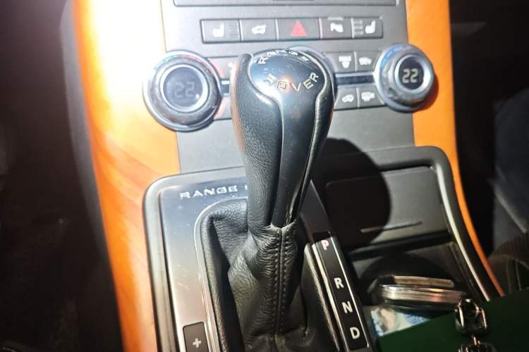 Used Land Rover Range Sport 2012 5.0 SC V8 HSE Gear Lever