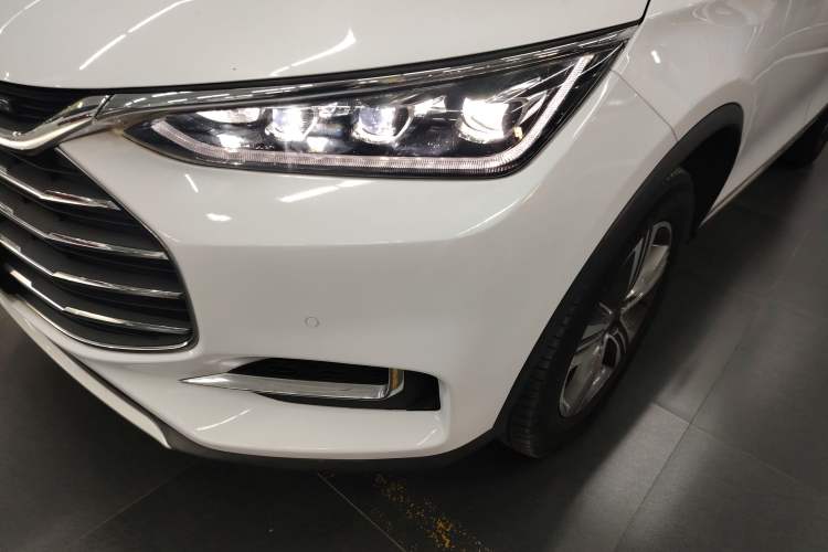 Used BYD Tang 2018 2.0T Automatic SmartConnect Luxury 7-Seater China V Emission Standard