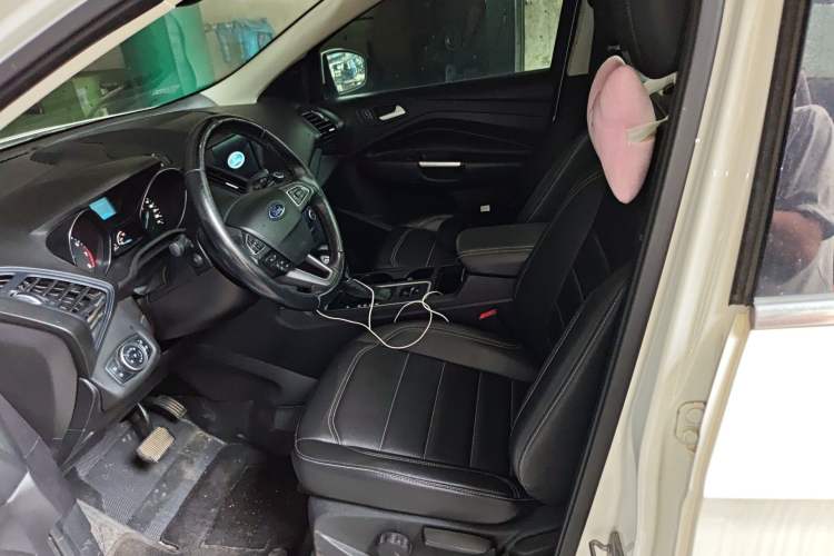 Used Ford Kuga 2019 EcoBoost 180 Two-Wheel-Drive Platinum Edition China VI Standard