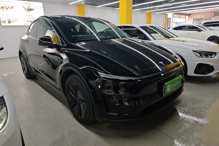 Used Tesla Model Y 2025 Rear-Wheel-Drive Version