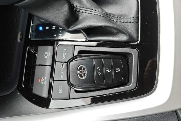 Used Toyota RAV4 2024 2.0L CVT Two-Wheel Drive Fashion Plus Edition