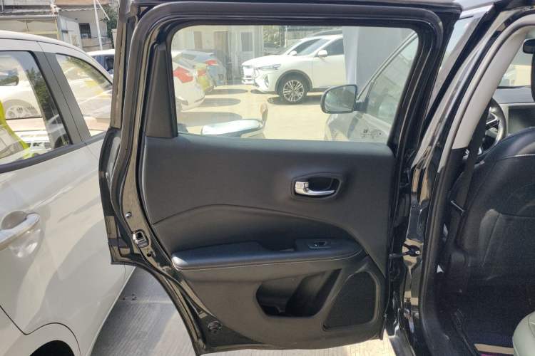 Used Jeep Compass 2019 200T Automatic Family Edition - Connected Large Screen Version