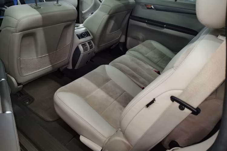 Used Mercedes-Benz R-Class 2015 R 320 4MATIC Luxury Model