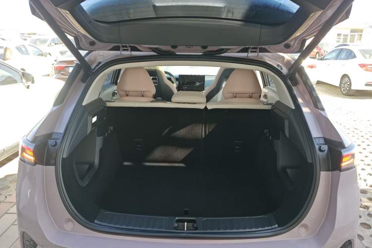 Used Lynk & Co 06 EM-P 2023 EM-P 126 Long-Range Halo Trunk