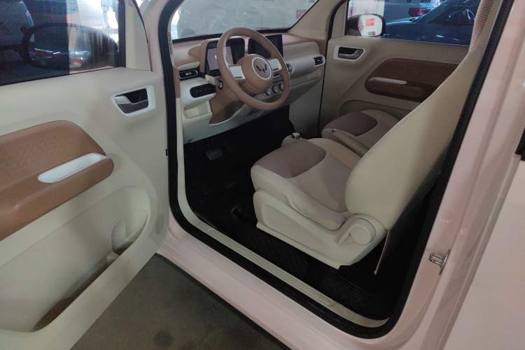 Used Wuling Hongguang MINIEV 2024 3rd Generation 215km Advanced Version