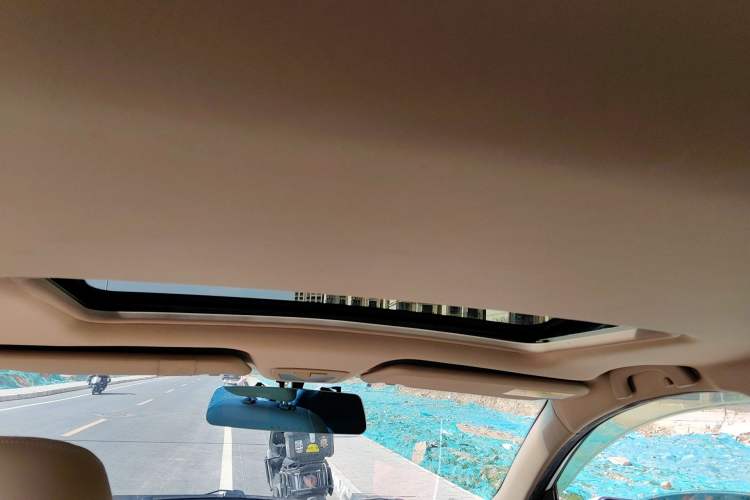 Used Baojun 730 2016 1.5L Manual Luxury Edition 7 Seats Headliner