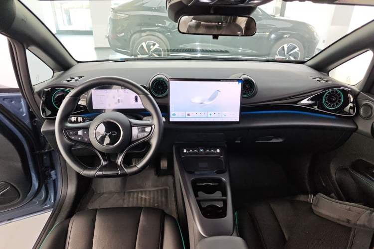 Used BYD Dolphin 2025 Intelligent Driving Version 410 km Fashion Edition
