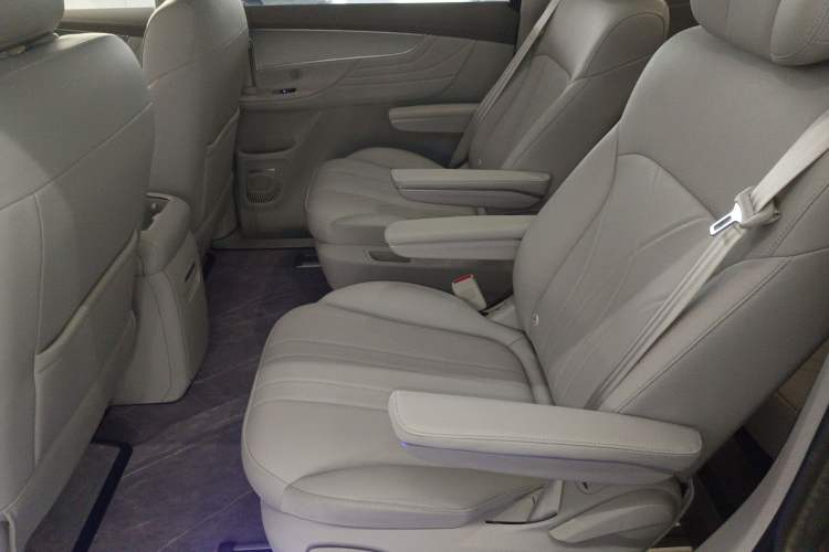 Used Roewe iMAX8 New Energy 2025 1.5T DMH Lu Zun Deluxe Edition Left Rear Seat