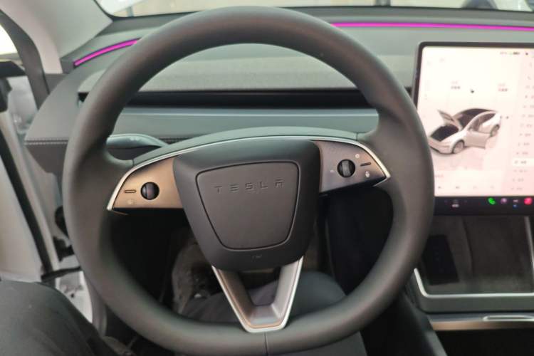 Used Tesla Model Y 2025 Rear-Wheel-Drive Version Steering Wheel